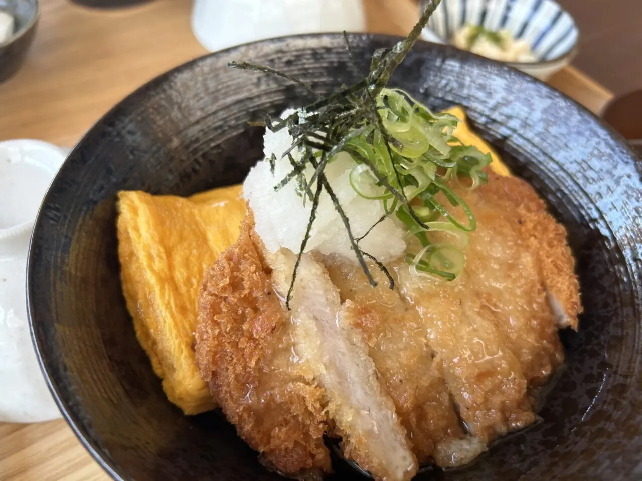 ランチとんかつだし巻丼